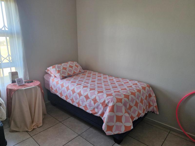 2 Bedroom Property for Sale in Loevenstein Western Cape